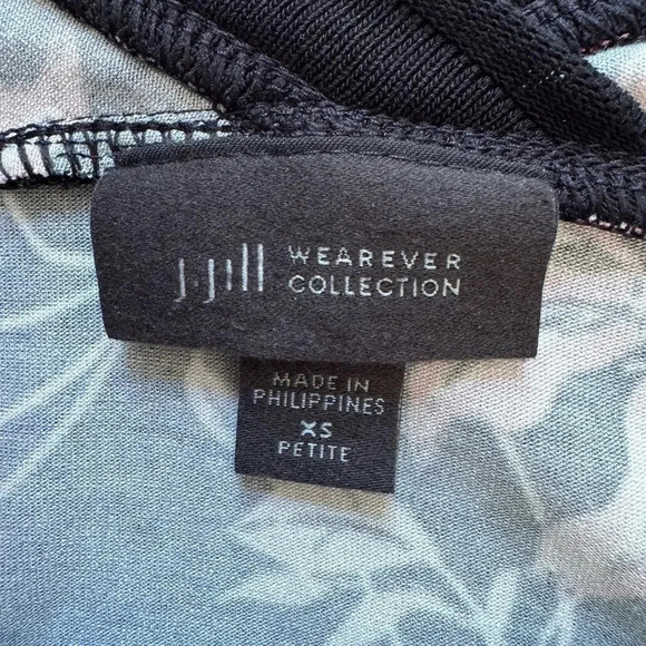 J Jill Wearever Collection Floral Tunic Top Black Red White 3/4 Sleeve XS Petite - Picture 8 of 10